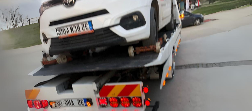Oto Çekici Bornova